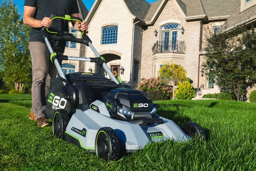 electric self propelled lawn mowers